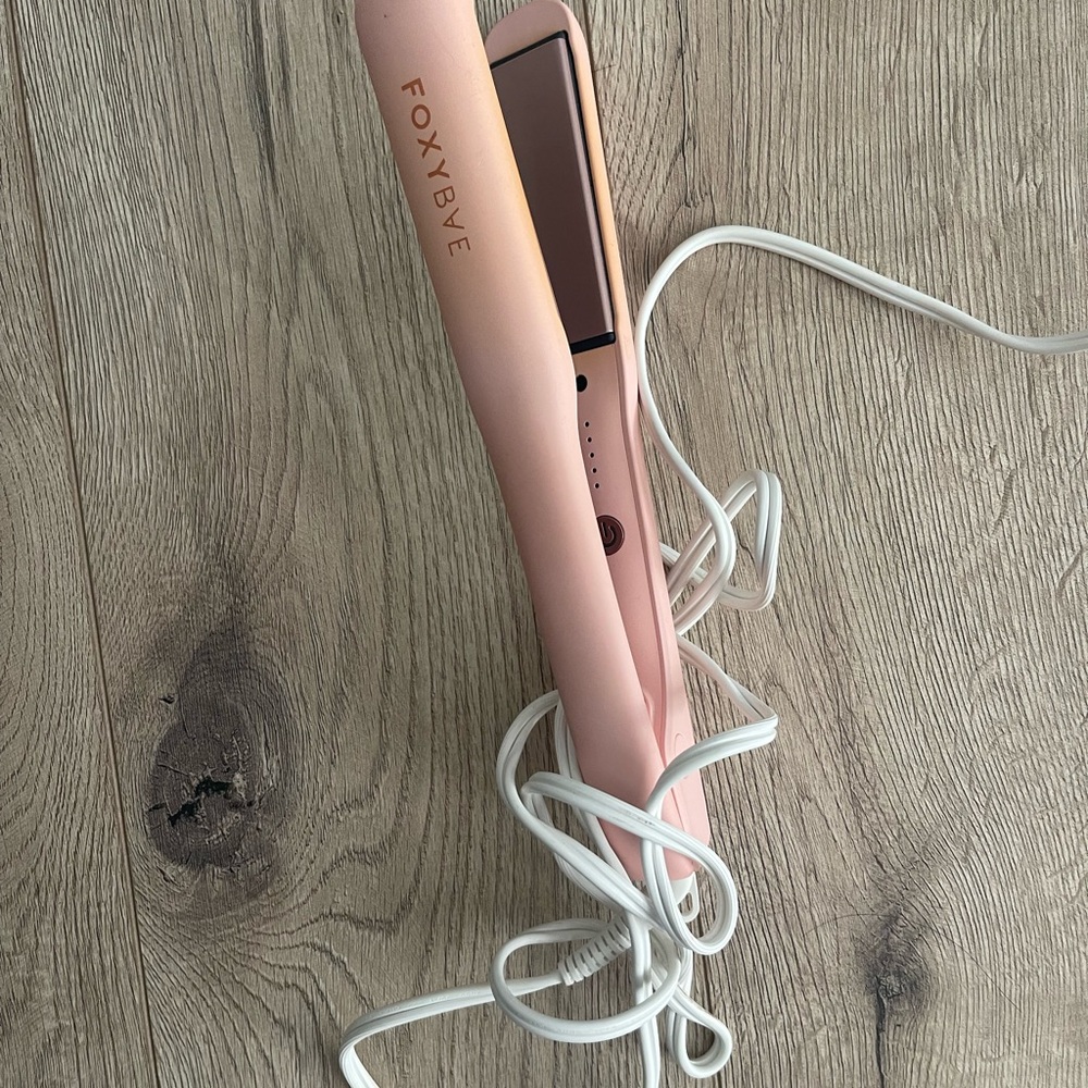 FoxyBae Pink Hair Straightener